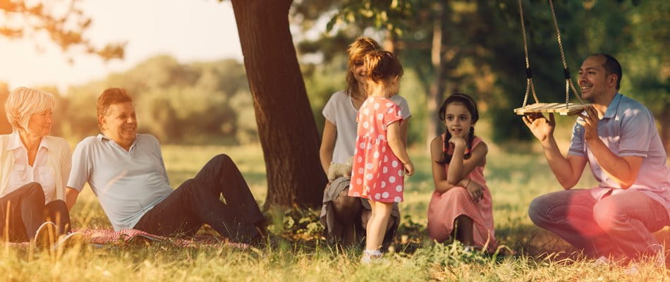 Drei Generationen verbringen einen Tag miteinander