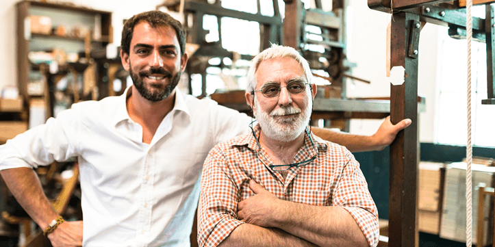 Porträt Vater & Sohn im Unternehmen Porträt Vater & Sohn im Unternehmen